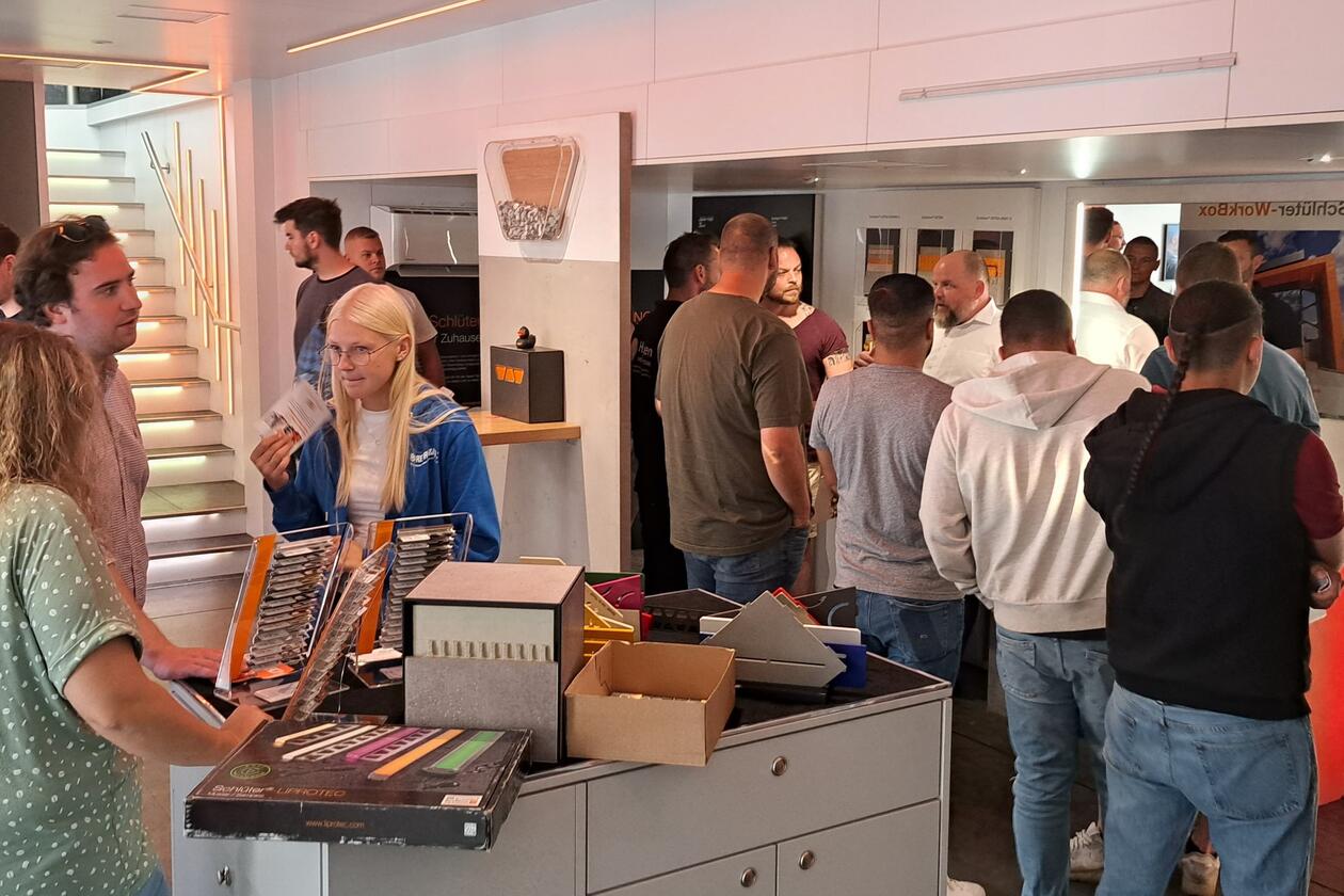 Der Schlüter-Innovationstruck war auf dem Campus Handwerk den ganzen Tag lang sehr gut besucht.