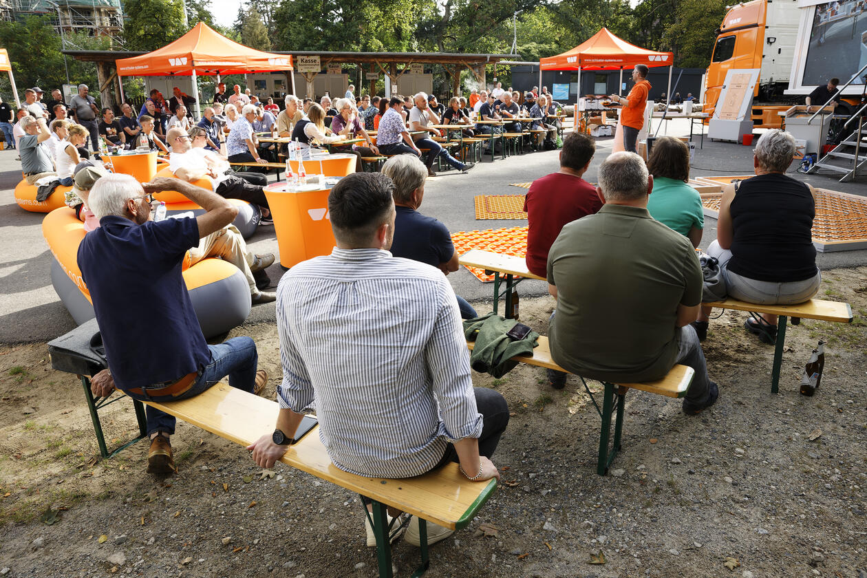 Die WorkBox on Tour an den Beelitz-Heilstätten zog zahlreiche interessierte Fliesenprofis an.