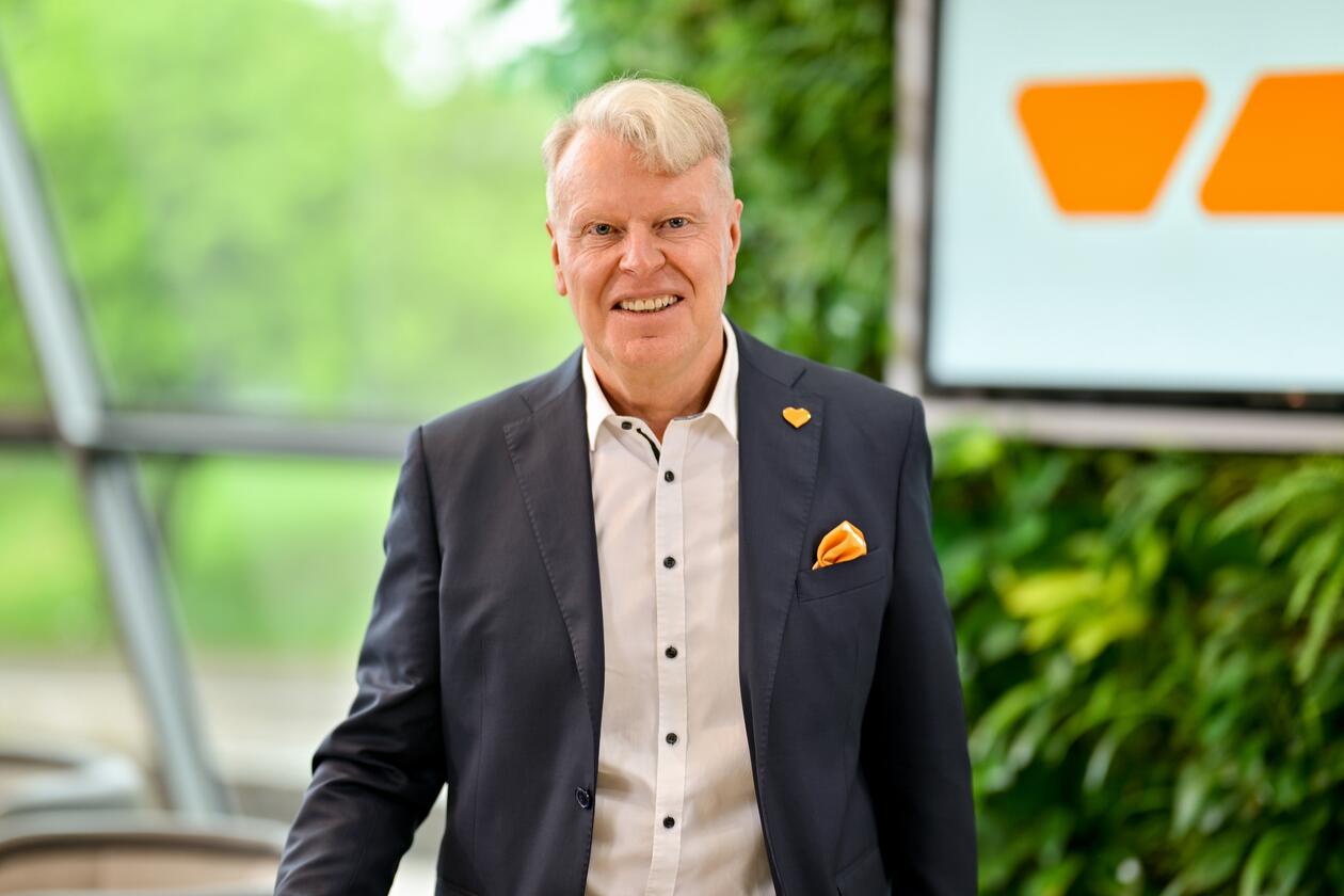 Günter Broeks, langjähriger Gesamtvertriebsleiter und Prokurist von Schlüter-Systems 