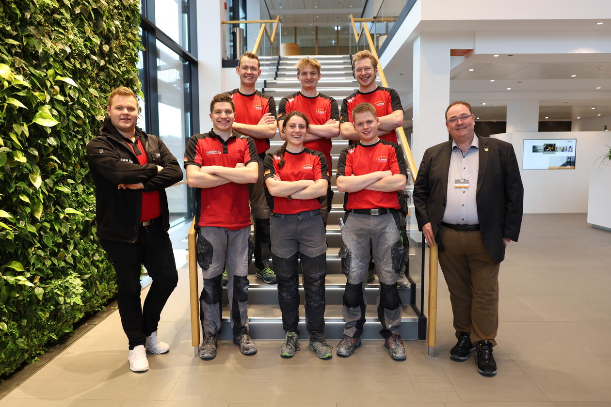 Das Team der deutschen Fliesen-Nationalmannschaft in der Schlüter-WorkBox.