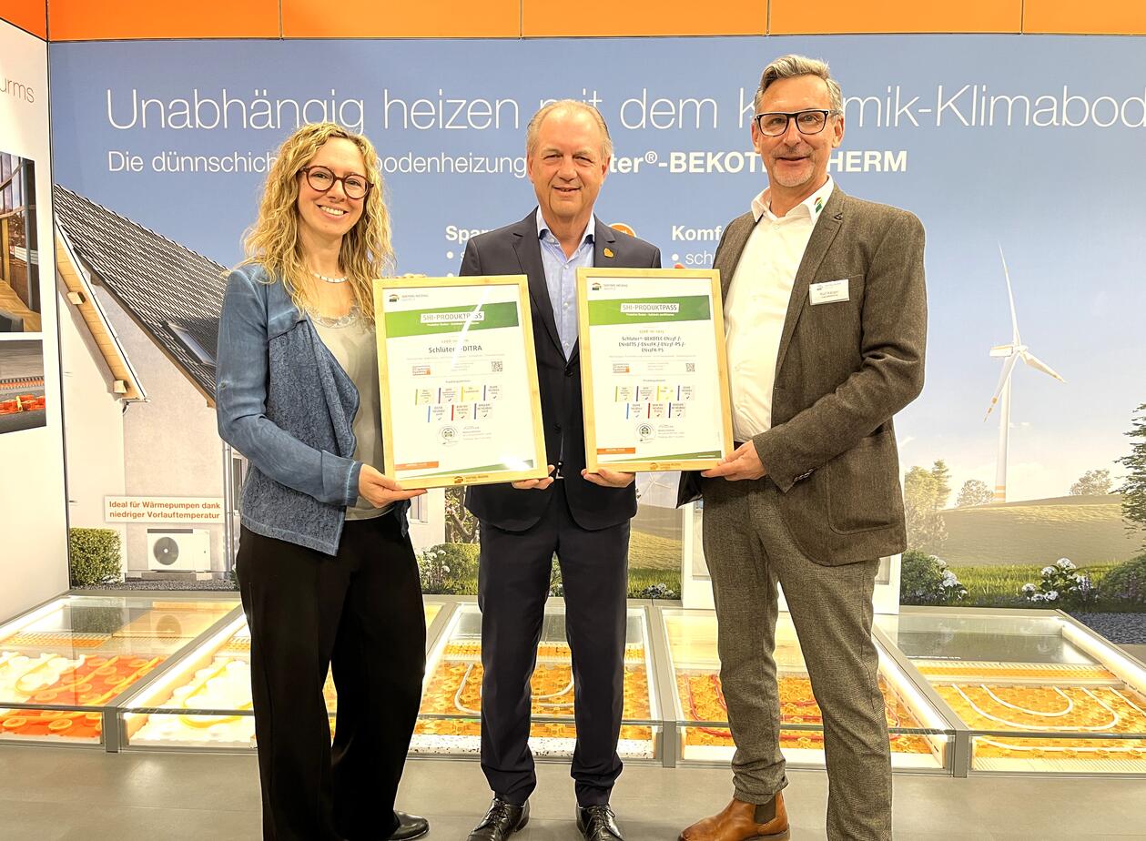 Předání digitálních produktových pasů výrobků SHI na veletrhu ISH 2025