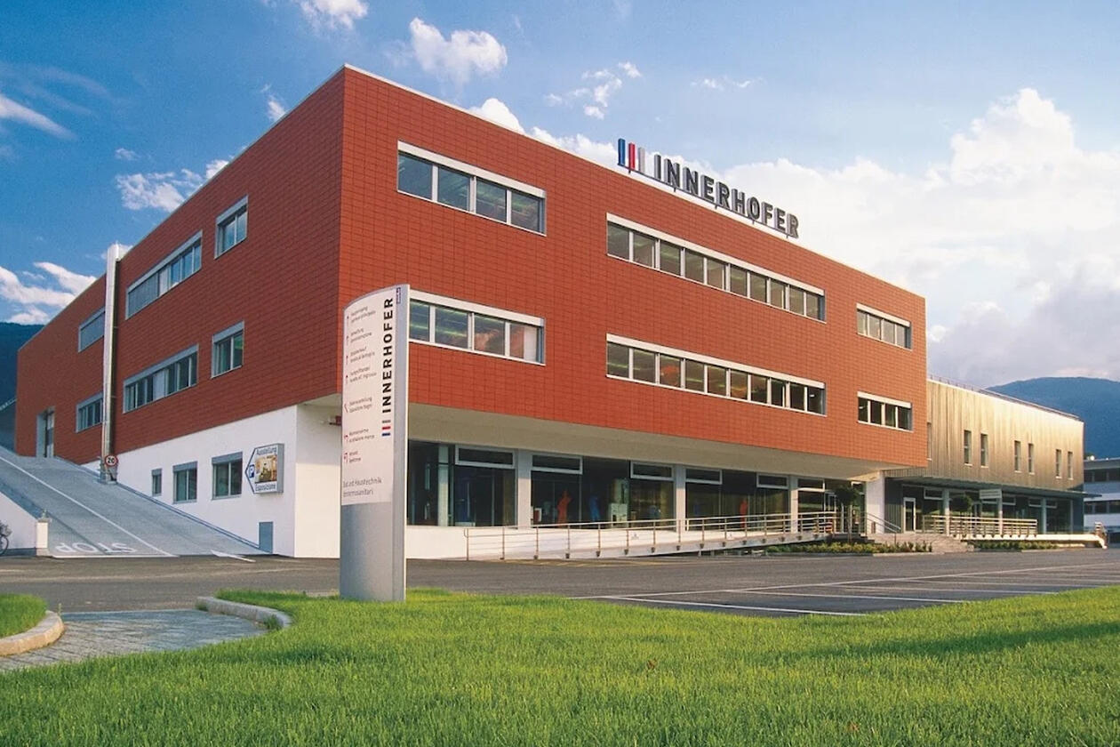 Foto della sede della Innerhofer AG a S. Lorenzo di Sebato (BZ)