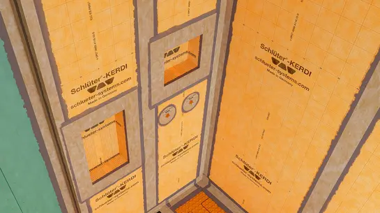 Stěny sprchov&eacute;ho koutu odizolovan&eacute; syst&eacute;mem Schl&uuml;ter-KERDI s nikami opatřen&yacute;mi izolac&iacute;