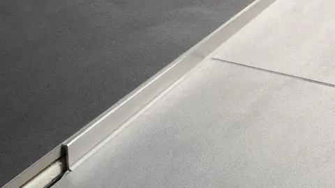 Profily pro sprchy v úrovni podlahy z ušlechtilé oceli