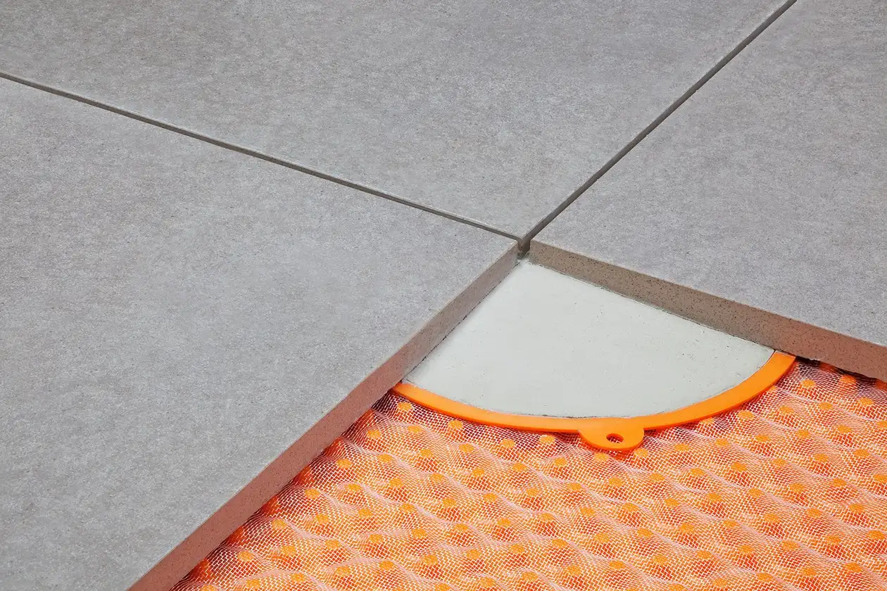 Schl&uuml;ter-Systems roof terrace assembly C.6 Unbonded installation over TROBA-PLUS 8G on thin-bed mortar spots with TROBA-STELZ-DR