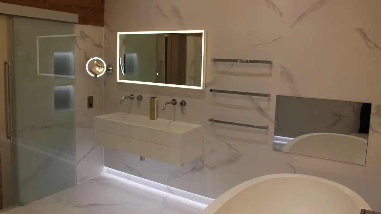 DITRA-HEAT gives added comfort to this bathroom