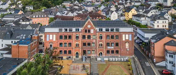 Aussenansicht der historischen Marktschule in Idar Oberstein