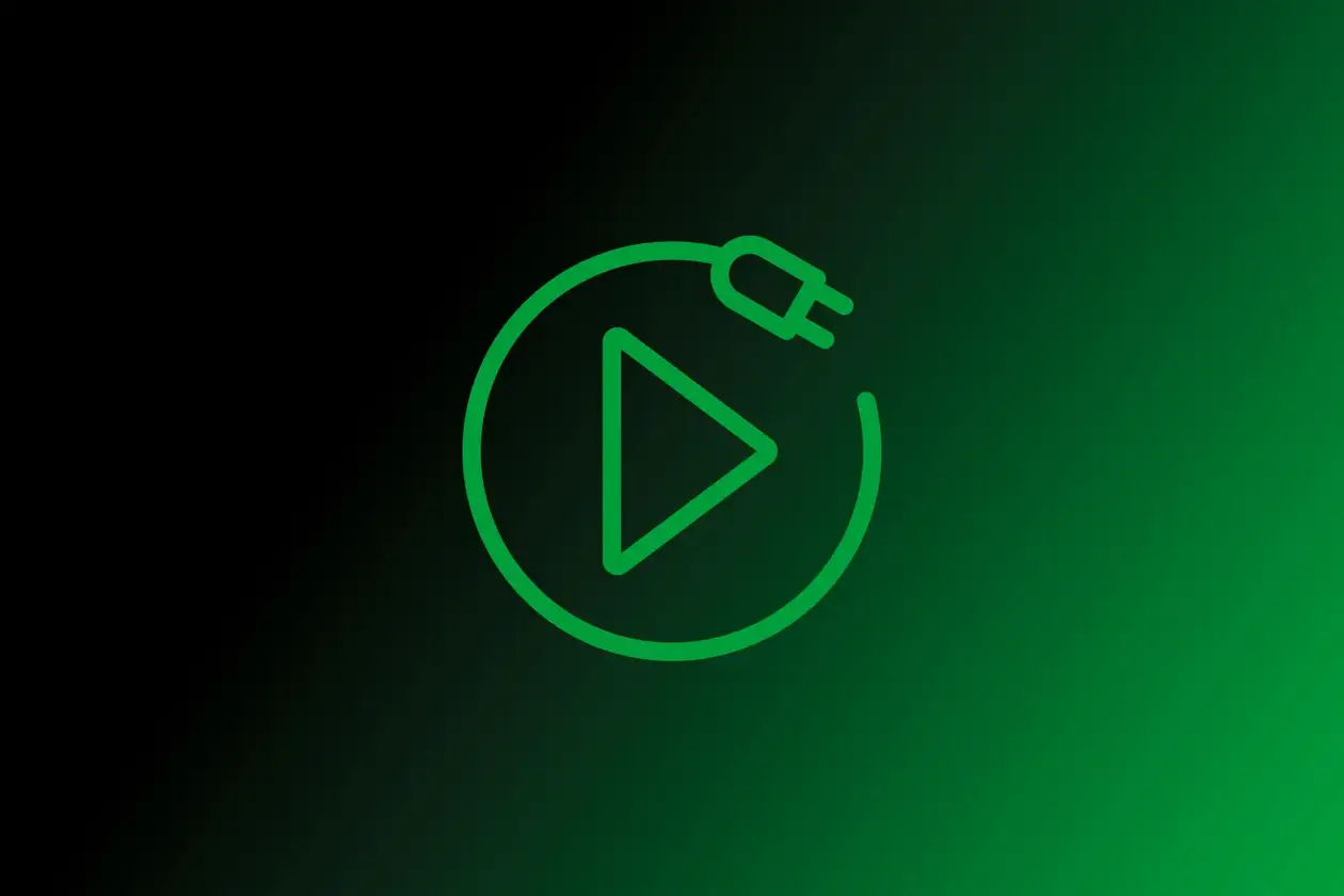 LIPROTEC EASY Icon von einem gr&uuml;nen Play-Button mit Stecker und Kabel drumherum