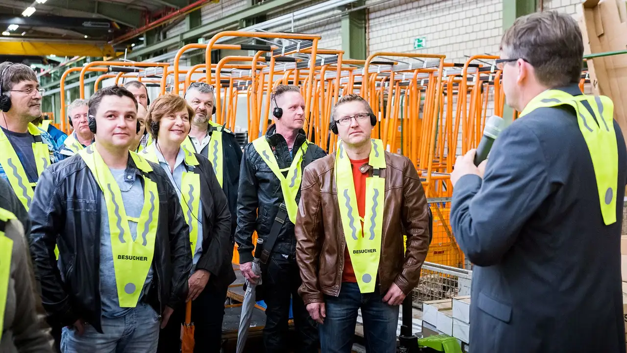 Werksführung bei Schlüter-Systems.