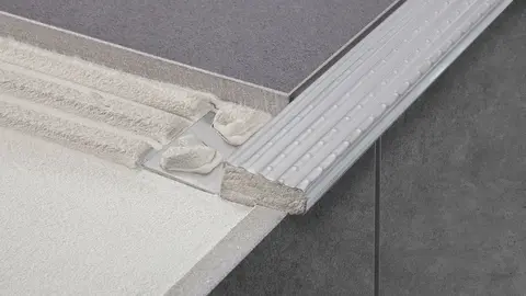 Schlüter-TREP-E Treppenprofil aus Edelstahl