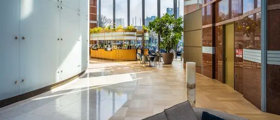 Schlüter-Systems Referenz: Messeturm in Frankfurt