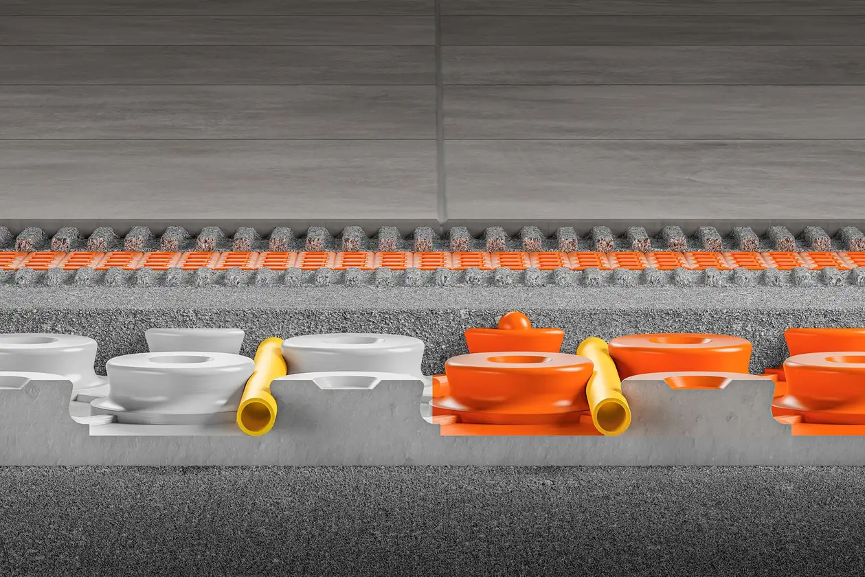 Sistema constructivo de la placa de nódulos para recrecidos Schlüter-BEKOTEC-EN con cerámica de color gris piedra