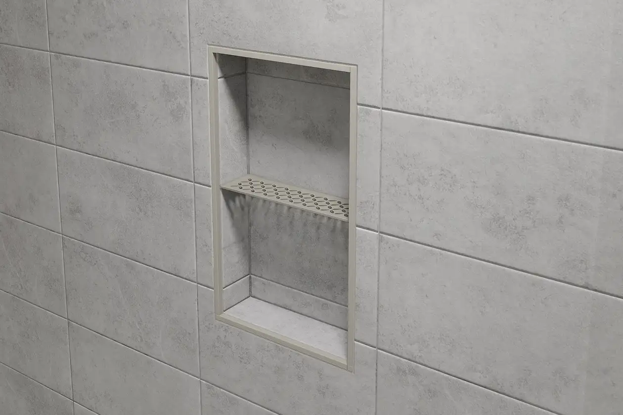 El estante de ducha Schlüter-SHELF-N-S1 se instala en la hornacina Schlüter-KERDI-BOARD-N.