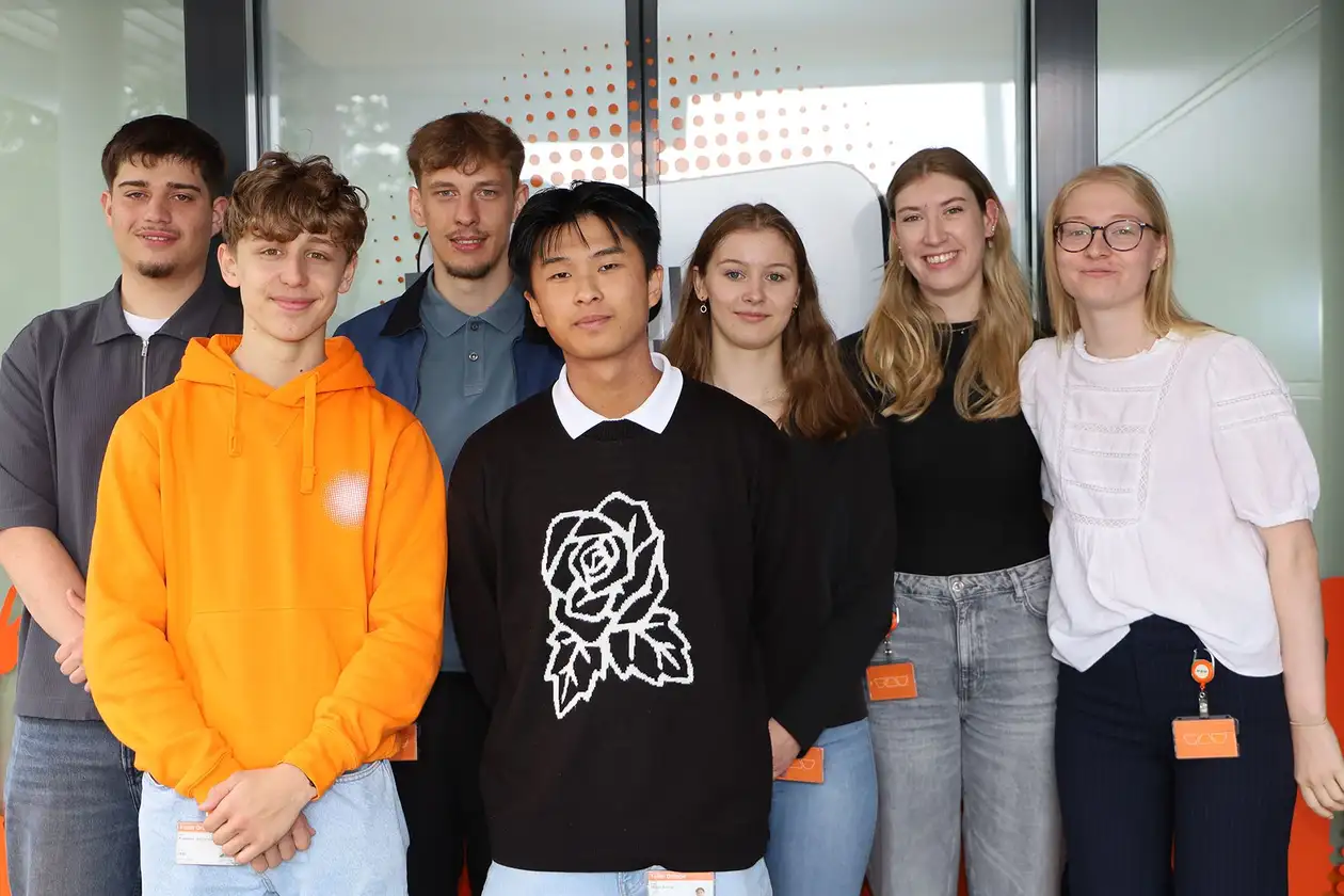 Photo de groupe des membres de la r&eacute;daction des apprentis