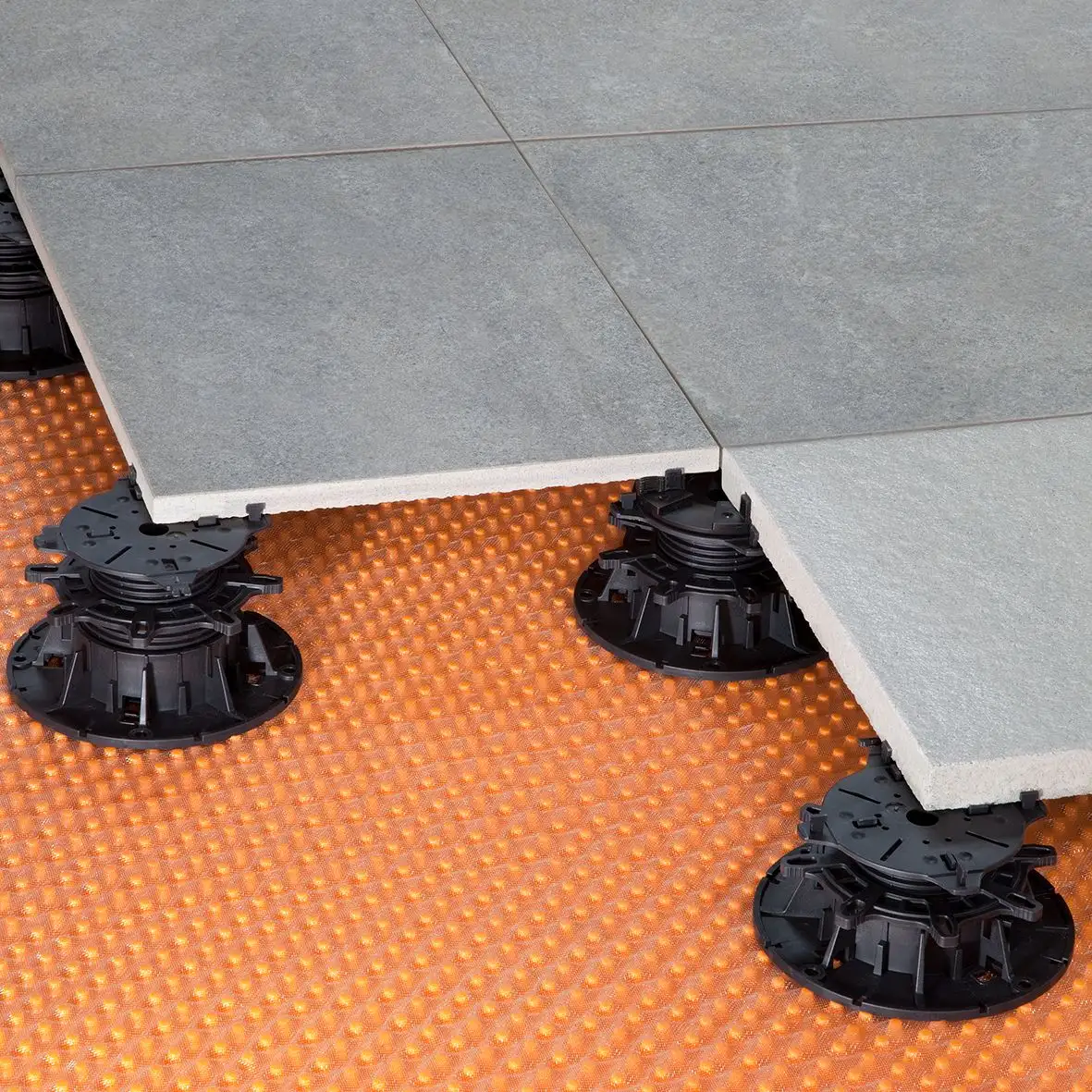 Dalles de terrasse posées sur plots