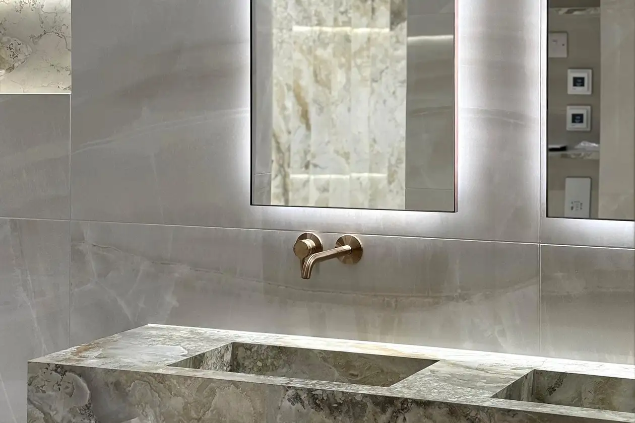 Luxurious large-format marble tiles