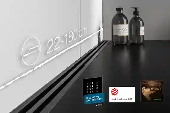 The COVE and WAVE drainage profiles from Schlüter-KERDI-LINE-VARIO can be cut to length and adapted freely for floor-level showers