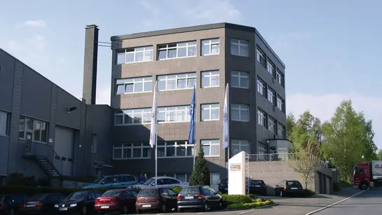 Egy &uacute;j &eacute;p&uuml;let f&eacute;nyk&eacute;pe az iserlohni sz&eacute;khelyen