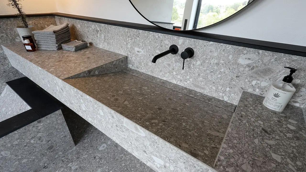 Lavabo illuminato da LIPROTEC