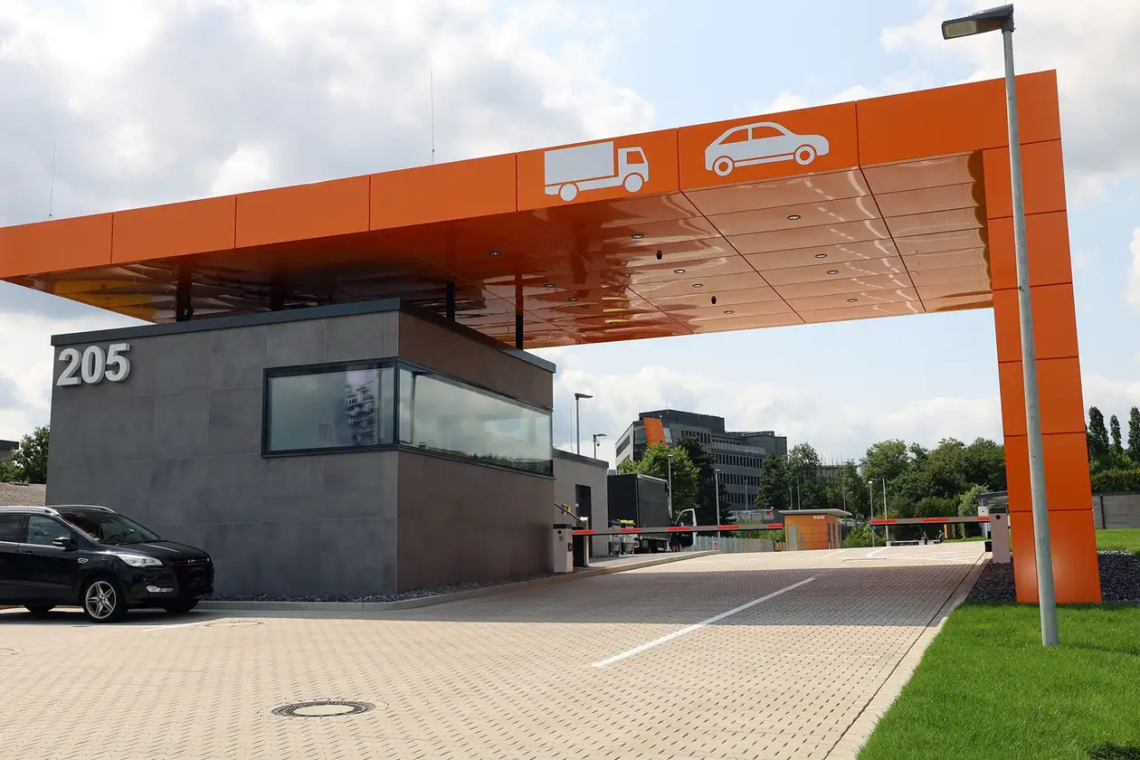 Widok na Truck Stop firmy Schlüter-Systems