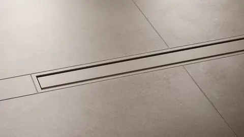 Dusch med KERDI-LINE-A avloppsr&auml;nna med TRENDLINE-bel&auml;ggning