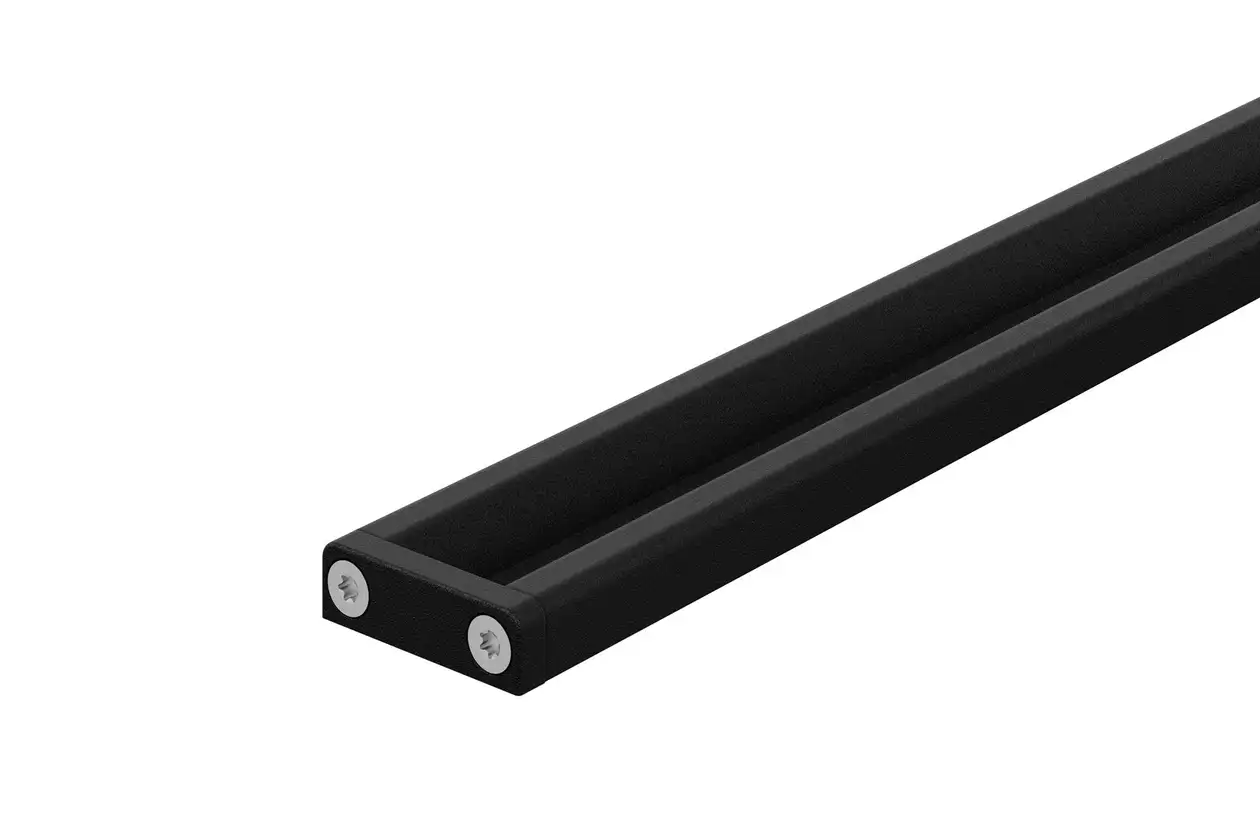 Produktn&auml;rbild p&aring; avloppsprofilen KERDI-LINE-VARIO COVE med TRENDLINE-bel&auml;ggningen MGS grafitsvart matt mot vit bakgrund