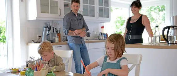 Familjen Hahn fr&aring;n HGTV:s home-makeover-format ”Wohnen Bauhelden”
