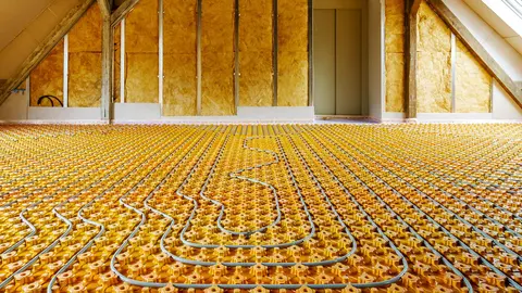 BEKOTEC-THERM-noppskivor och v&auml;rmer&ouml;r eftermonterade i Palais am Steinberg i Mei&szlig;en
