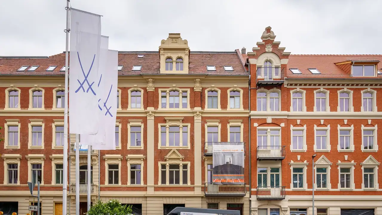 Vy p&aring; utsidan av Palais am Steinberg